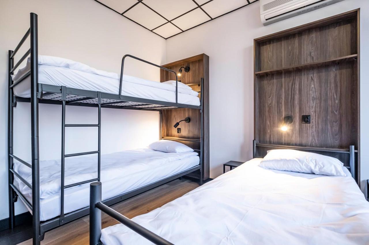 Vola Hostel Warsaw Exterior photo